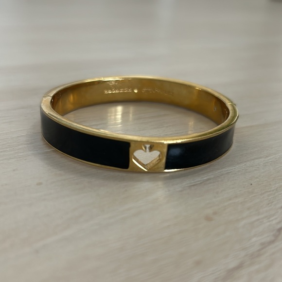 KATE SPADE BLACK/GOLD HOLE PUNCH SPADE BANGLE BRACELET - Picture 4 of 5